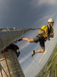 Action-Sprung aus 110 Metern Höhe Bratislava