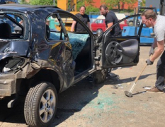 Köln Auto zertrümmern image 4