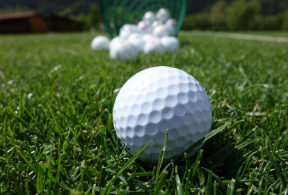 Stuttgart Golfen auf der Driving Range image 1