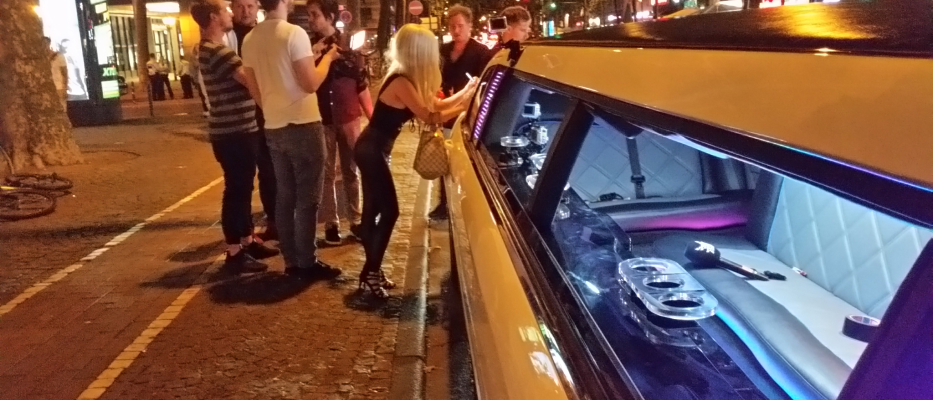 Bukarest Flughafentransfer per Limousine image 1