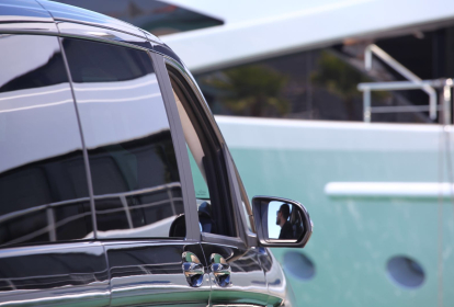 Barcelona VIP Minibus-Transfer image 5