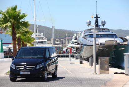 Barcelona VIP Minibus-Transfer image 2