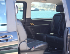 Barcelona VIP Minibus-Transfer image 4