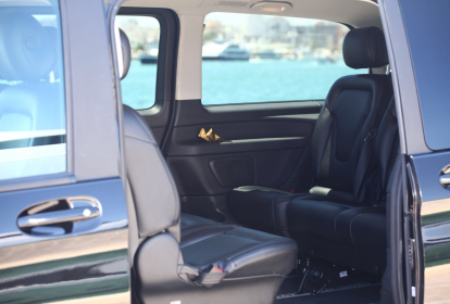 Barcelona VIP Minibus-Transfer image 4
