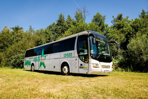 Flughafen-Transfer im Bus