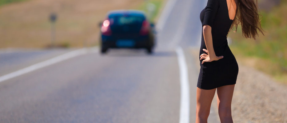 Mallorca Flughafentransfer mit Partybus & sexy Anhalterin image 1