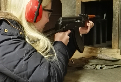 Bukarest Schießen mit AK47 und Pistole image 1