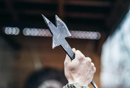 Prag Wettwerfen mit Axt, Messer und Shuriken image 6