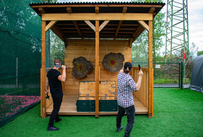 Prag Wettwerfen mit Axt, Messer und Shuriken image 13