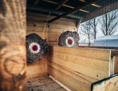 Prag Wettwerfen mit Axt, Messer und Shuriken image 3