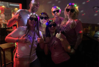 Düsseldorf Privater Pub Crawl mit männlicher Stripshow & Nachtclub image 2