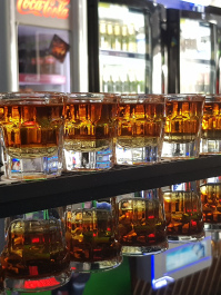 Kneipentour mit Shots & Nachtclub Bukarest