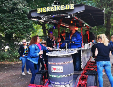 Hamburg Bierbike & Strip image 3