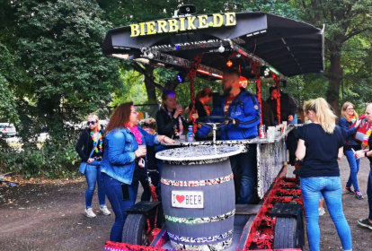 Hamburg Bierbike & Strip image 3