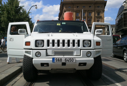 Prag Hummer Limousine image 1