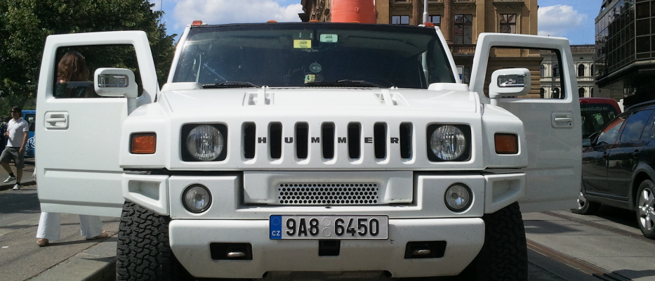 Prag Hummer Limousine image 1