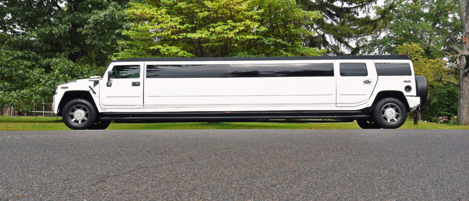 Belgrad Hummer Limousine image 1