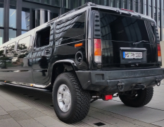 Düsseldorf Hummer Limousine image 4