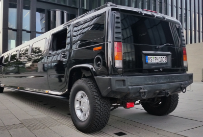 Düsseldorf Hummer Limousine image 4