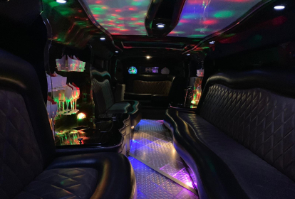 Düsseldorf Hummer Limousine image 3