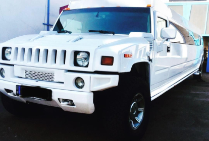 Düsseldorf Hummer Limousine image 6