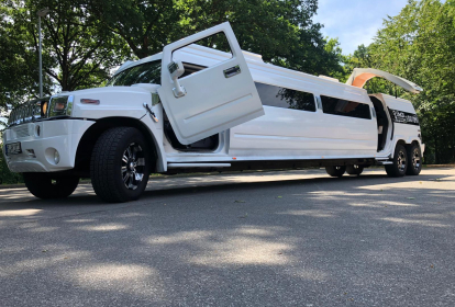 Bratislava Hummer-Limousine image 1