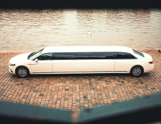 Prag Limousine image 4