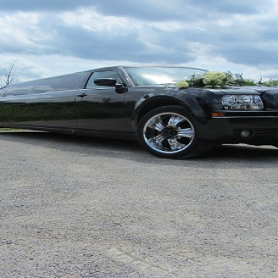 2sdKyxOlHddBmnNyAWVqlN-chrysler.jpg image 1