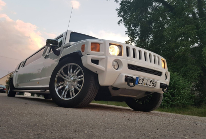 Wien Hummer-Limousine & Strip image 1