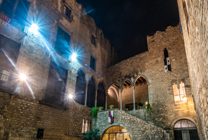 Barcelona Ritteressen mit Mittelalter-Show image 3