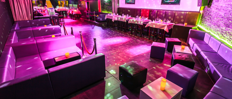 Köln Nachtclub mit Tisch & Getränkeguthaben image 1