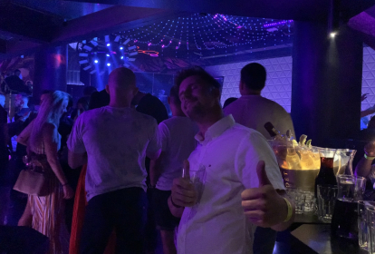 Bratislava Tisch & Getränke im Nachtclub image 3