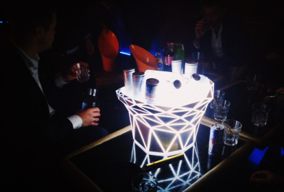 Bratislava Tisch & Getränke im Nachtclub image 1