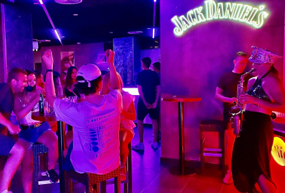 Ibiza Clubbesuch mit VIP-Eintritt und Tischreservierung image 3