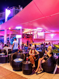 Clubbesuch mit VIP-Eintritt und Tischreservierung Ibiza