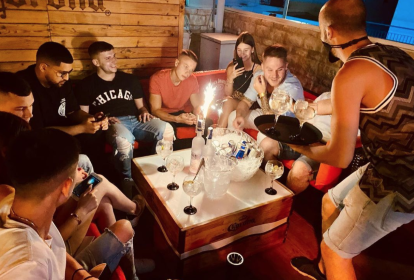 Ibiza Clubbesuch mit VIP-Eintritt und Tischreservierung image 6
