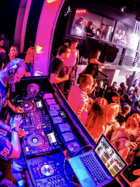 Nachtclub Eintritt mit Tisch & Flaschen Brüssel