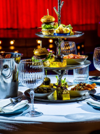 Medusa Kabarett-Show mit Dinner Prag