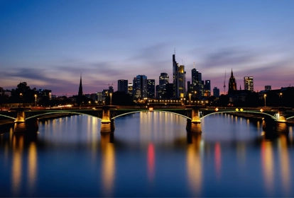 Frankfurt Bootstour am Abend image 1