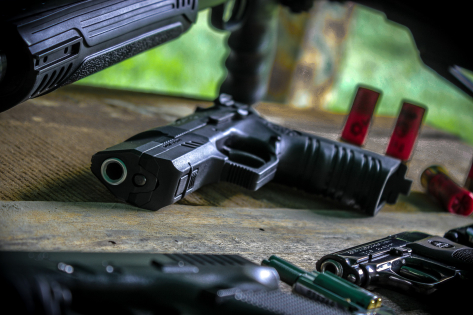 Schießstand Maxipaket mit 8 verschiedenen Waffen