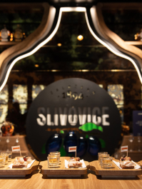 Sliwowitz Tour mit Dinner & Strip Prag