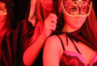 Bratislava Stripclub mit Bühnenshow image 3