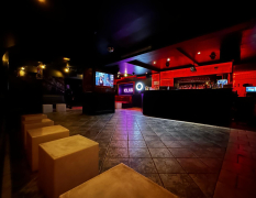 Paris Nachtclub Eintritt & Flasche Alkohol image 3