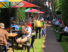 Brüssel Dinner, Drinks & Strip image 4