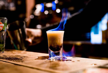 Paris Nachtclub Eintritt & Flasche Alkohol image 2