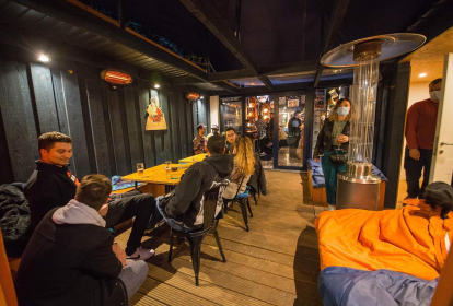 Brüssel Dinner, Drinks & Strip image 3