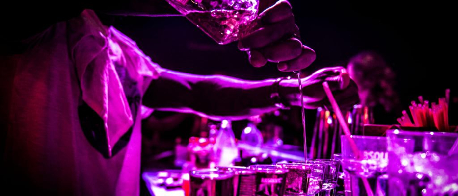 Paris Nachtclub Eintritt & Flasche Alkohol image 1