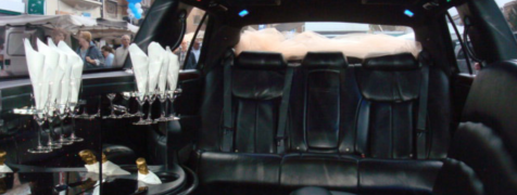 Dublin Limousinen-Flughafentransfer mit Stripshow image 2