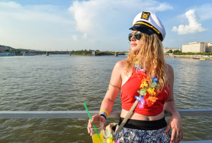 Budapest Partyboot image 3