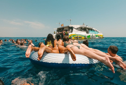 Barcelona Party-Boot image 2